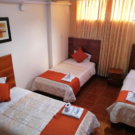Victtorios Hotel Satipo Buitenkant foto