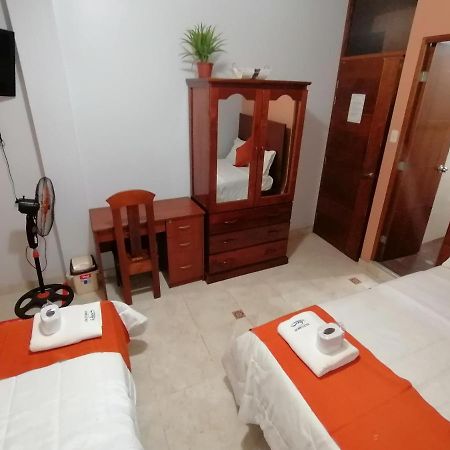 Victtorios Hotel Satipo Buitenkant foto