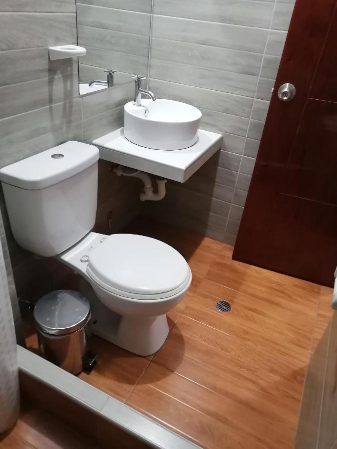 Victtorios Hotel Satipo Buitenkant foto