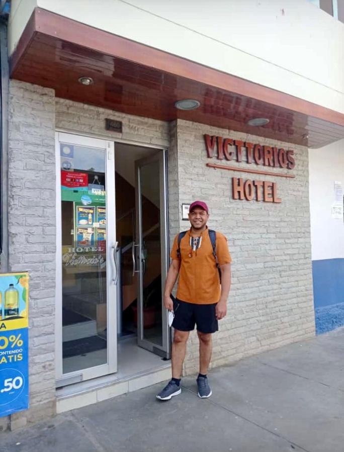 Victtorios Hotel Satipo Buitenkant foto
