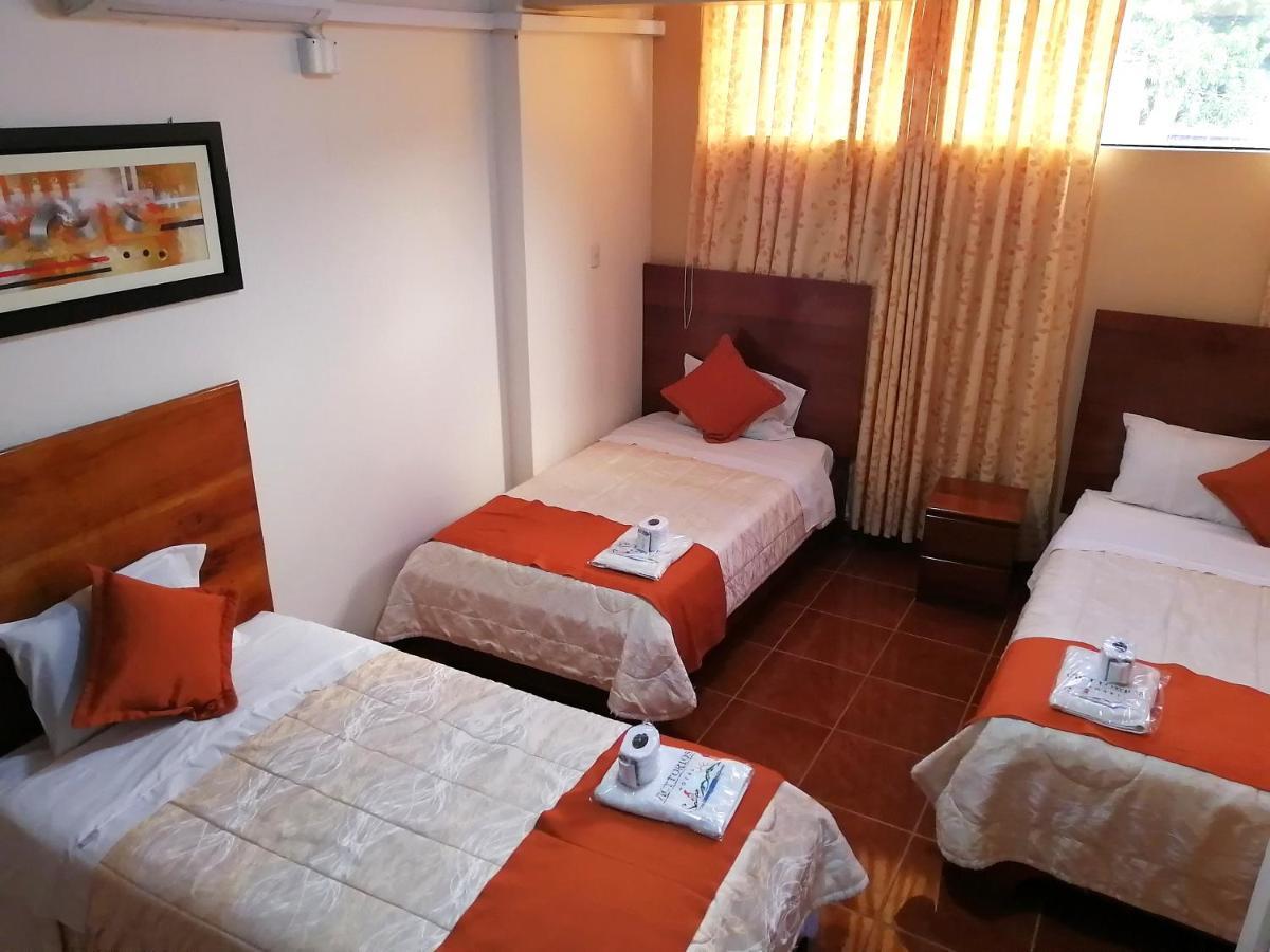 Victtorios Hotel Satipo Buitenkant foto