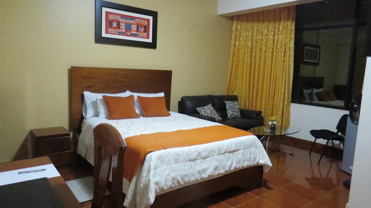 Victtorios Hotel Satipo Buitenkant foto