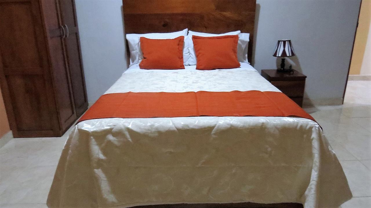 Victtorios Hotel Satipo Buitenkant foto