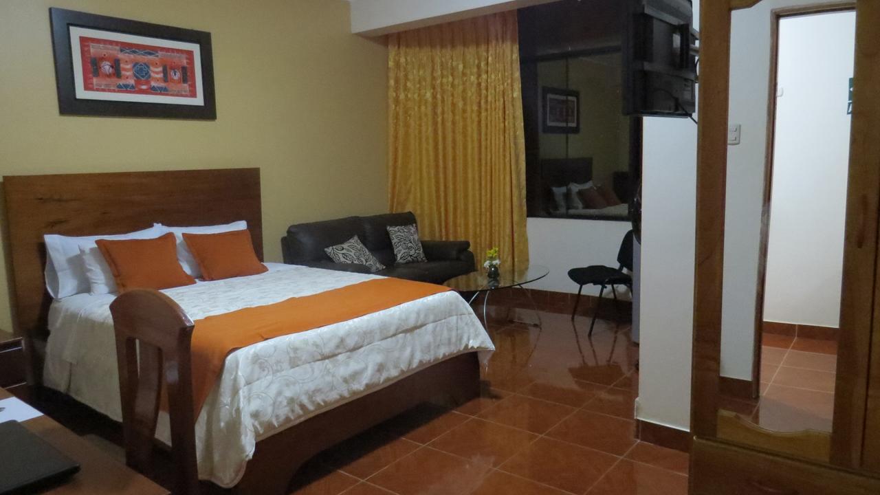Victtorios Hotel Satipo Buitenkant foto