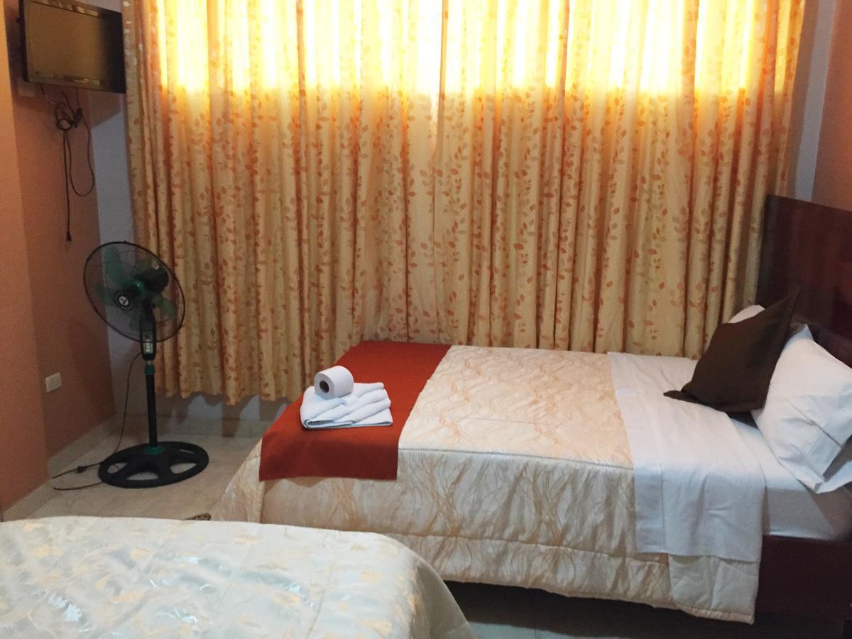 Victtorios Hotel Satipo Buitenkant foto