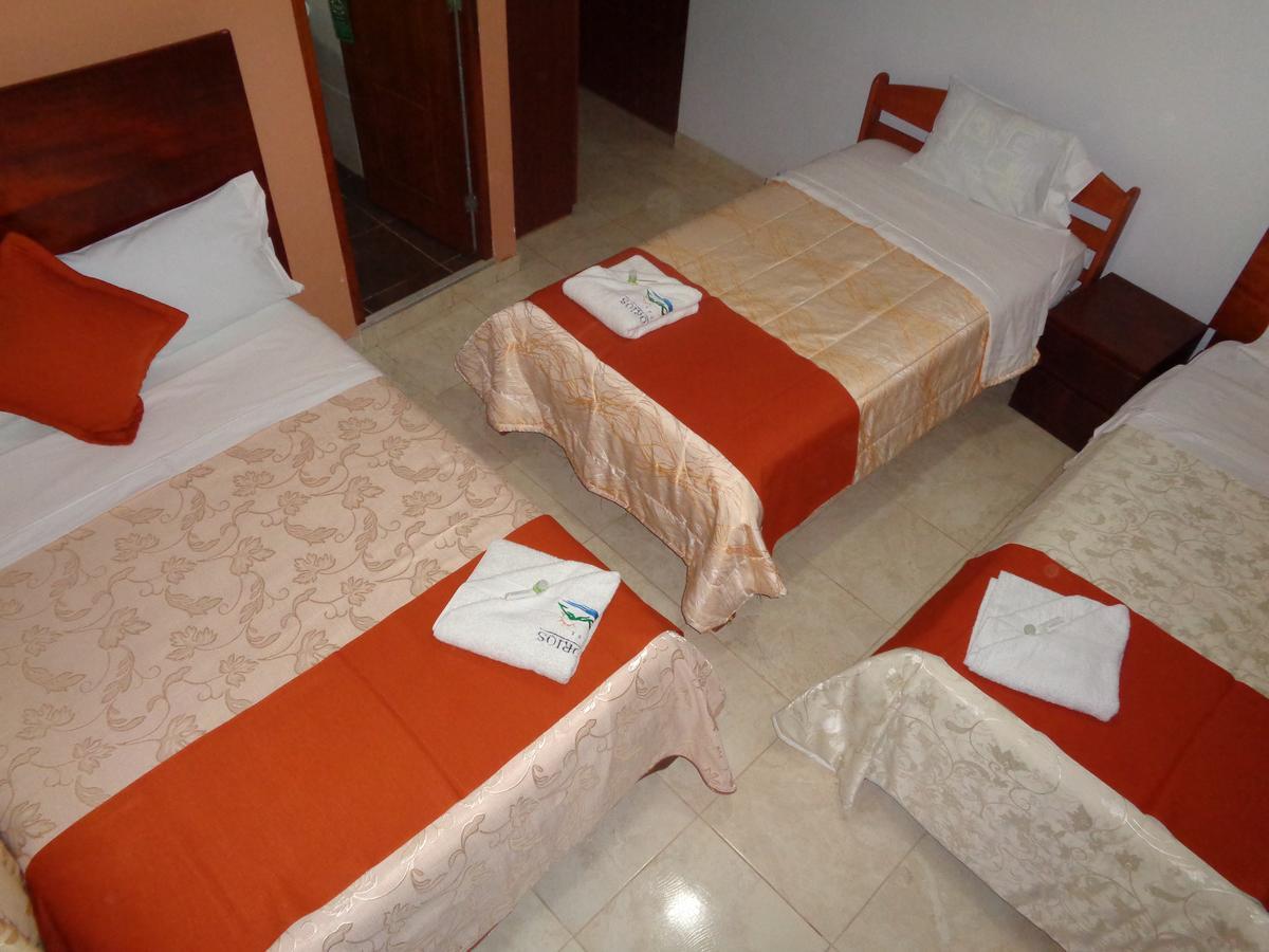 Victtorios Hotel Satipo Buitenkant foto