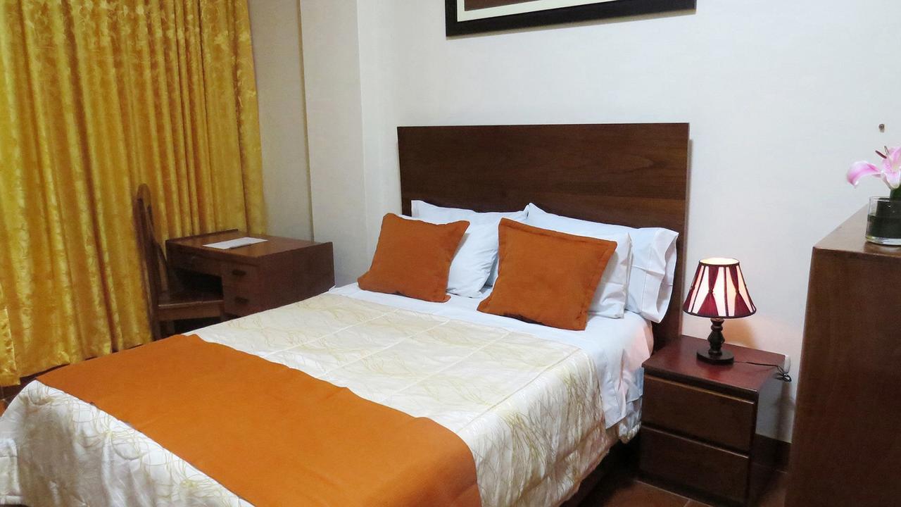 Victtorios Hotel Satipo Buitenkant foto