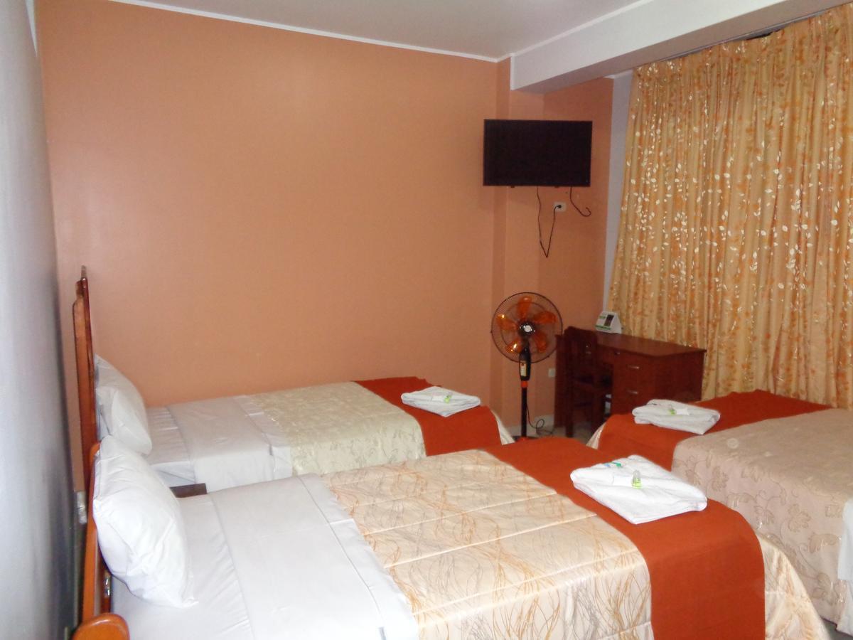 Victtorios Hotel Satipo Buitenkant foto