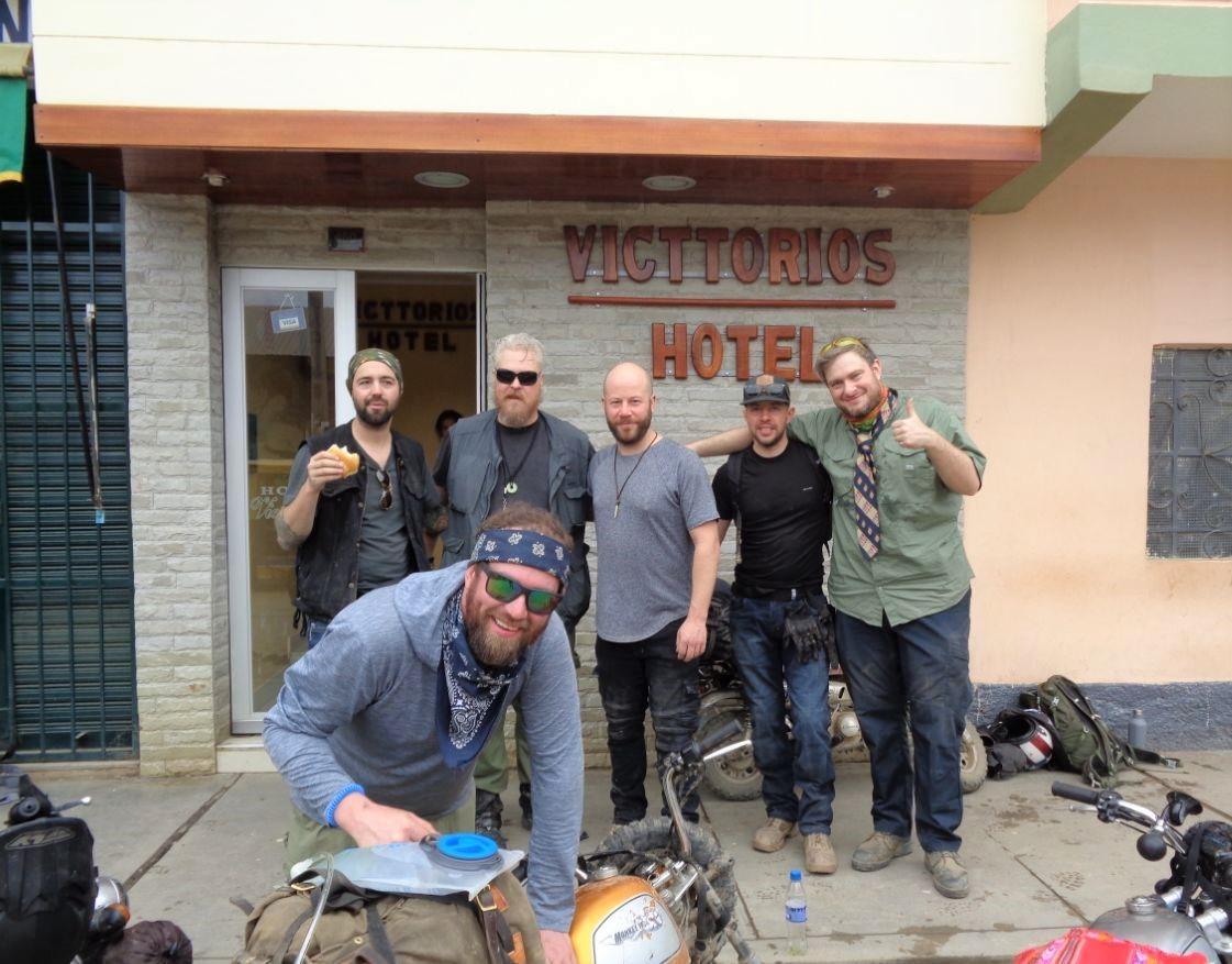 Victtorios Hotel Satipo Buitenkant foto